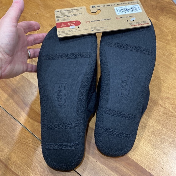 NWT. Dearfoam, women’s size 11-12, slippers. - Picture 8 of 10